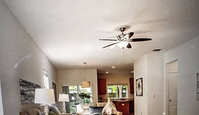 Charming 2-bedroom townhome in beautiful Riverview with WiFi, AC