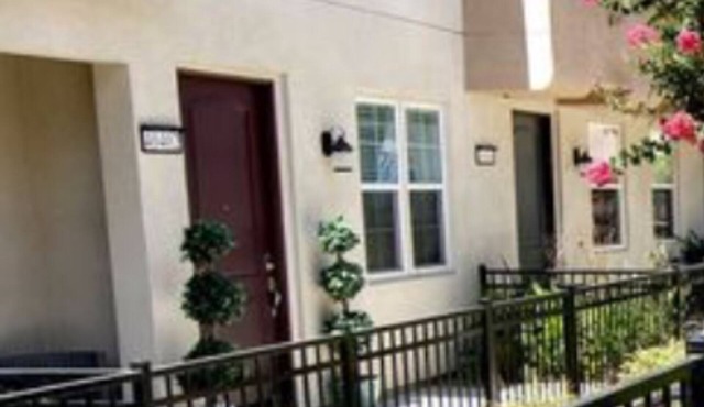 Charming 2-bedroom townhome in delightful Murrieta with AC