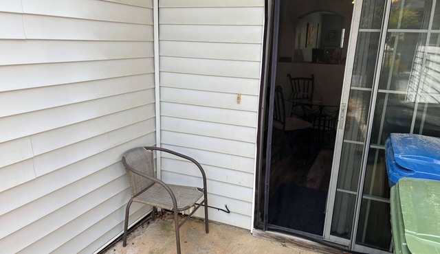 Charming 2-bedroom townhome with WiFi, fitness room in terrific Atlanta