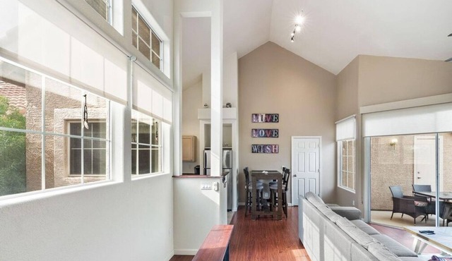 Charming 2-bedroom townhome with fitness room, WiFi in delightful Gilbert