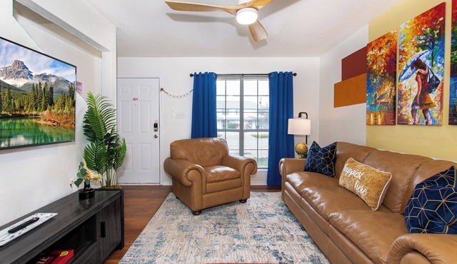Charming 2-bedroom townhome with WiFi, AC in Enchanting Killeen