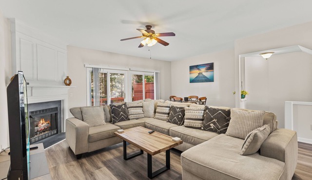 Charming 2-bedroom townhome near RDU Airport and downtown Raleigh