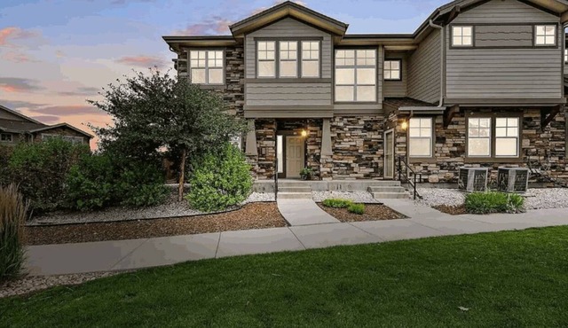 Charming 2-bedroom townhome with AC, WiFi