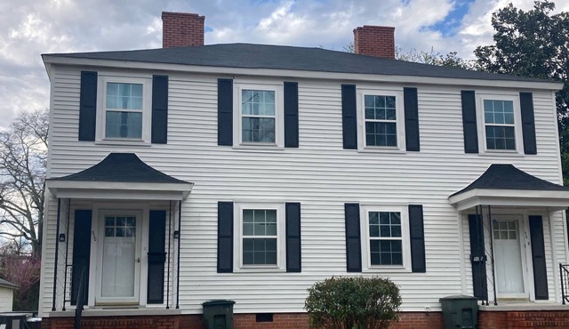 Charming 2-bedroom townhome in quaint Hamlet with WiFi, AC