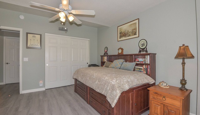Charming 2-bedroom townhome with fitness room and clubhouse in Peoria
