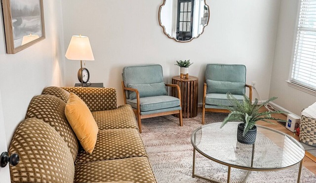 Charming 2-Bedroom Townhome in Downtown Cary