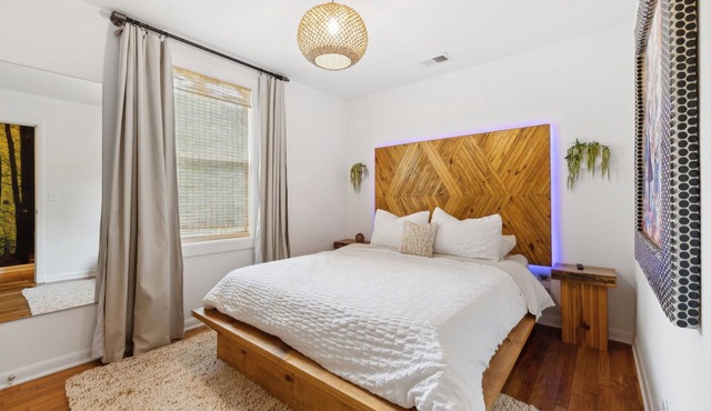 Charming 2-bedroom unit in duplex in Nashville