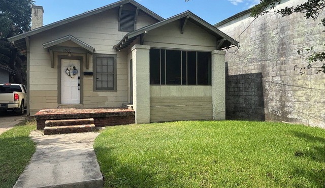 Charming 2-bedroom house with AC, WiFi in Baton Rouge