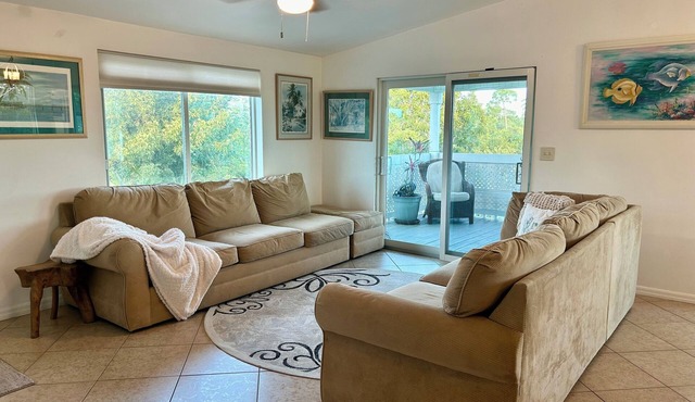 Charming 2-bedroom 2- bath home located in the middle of The Key Deer Refuge.