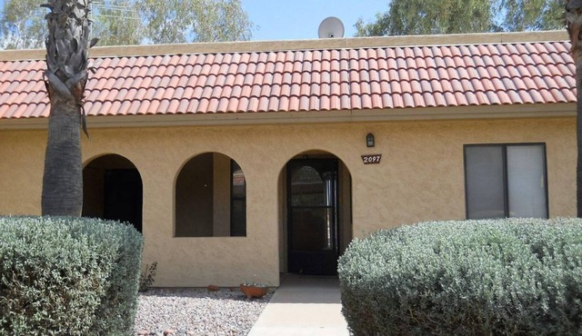 Charming 2 Bedroom/2 Bath Condo By Golf Course