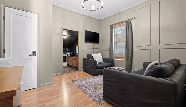 Charming 2-bedroom Cottage minutes from downtown Chattanooga, Pet Friendly