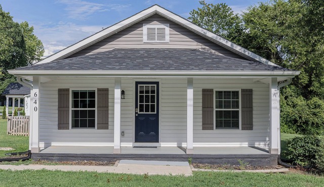 Charming 2-bedroom house with AC and WiFi in enjoyable China Grove