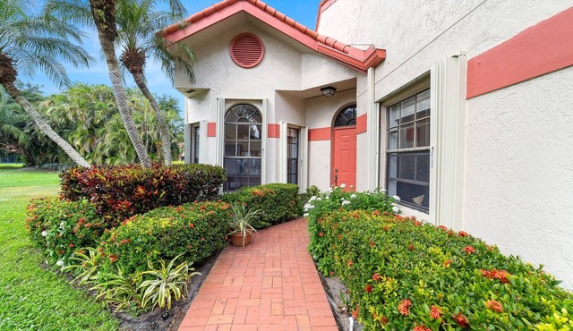 Charming 2-bedroom villa with AC, in amazing Delray 55+ community w amenities