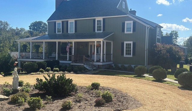 Charming 2-bedroom apartment near Charlottesville on 12 acres, WIFI- Min 30 day