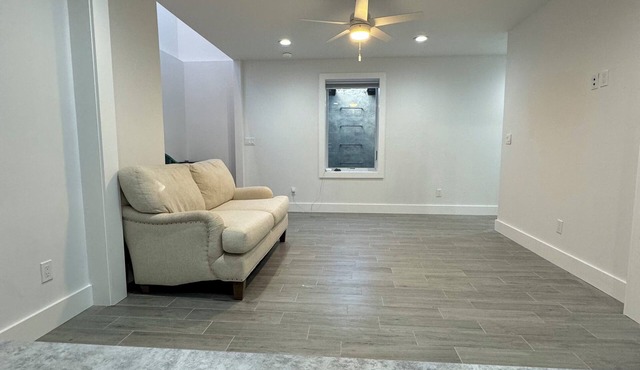 Charming 2-bedroom apartment with AC, WiFi in delightful East Quogue