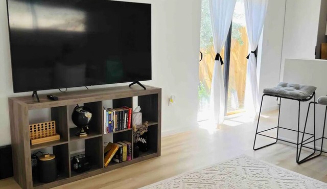 Charming 2-bedroom townhome with WiFi and AC in fabulous Florida City