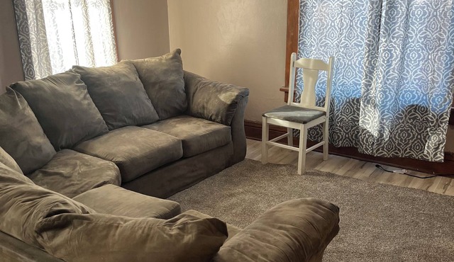 Charming 2-bedroom house in Grand Island with AC