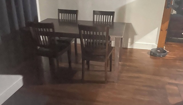 Charming 2-Bedroom Duplex in Grand Rapids–Pet-Friendly, Near Hospital & Downtown