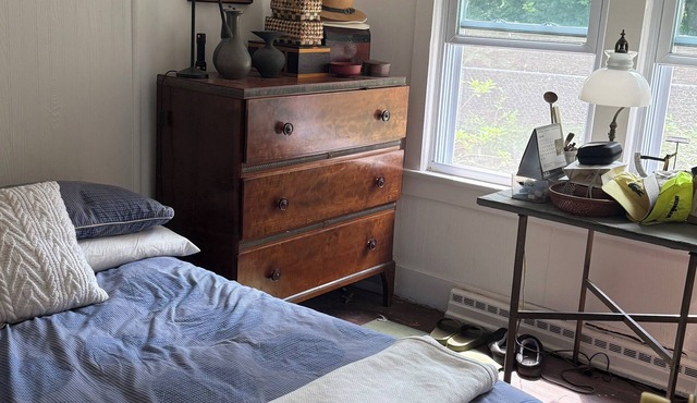 Charming 2-bedroom cottage with WiFi, AC in enjoyable Hampton BaysnWaterview