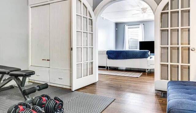 Charming 2 Bedroom with in Home Gym