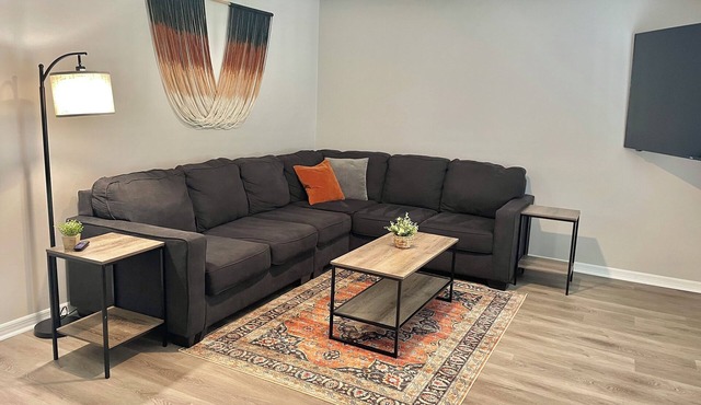 Charming 2-bedroom house with fire pit in Jacksonville