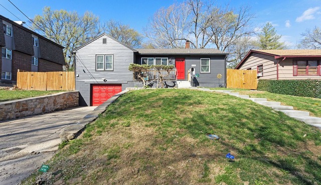 Charming 2-bedroom house in Kansas City, minutes away from all major Hospitals