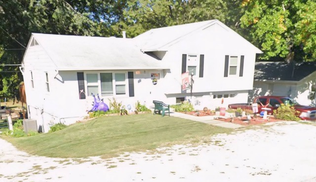 Charming 2-bedroom house with AC in Kansas City