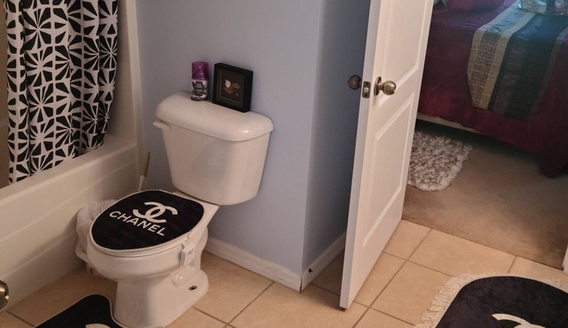 Charming 2-bedroom house with AC and WiFi in enjoyable Lehigh Acres