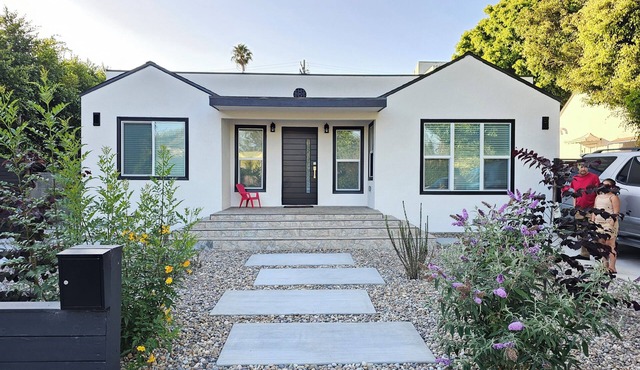 Charming 2-bedroom house in peaceful neighborhood ✨️