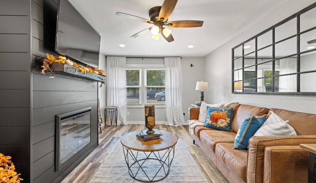 Charming 2-bedroom house with Great kitchen space in Madisonville.