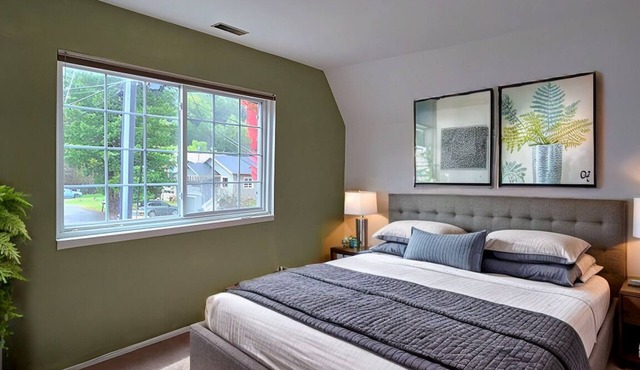 Charming 2-bedroom apartment in splendid Mill Valley with WiFi