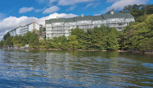 Charming 2-bedroom resort with WiFi, fitness room in enjoyable Osage Beach