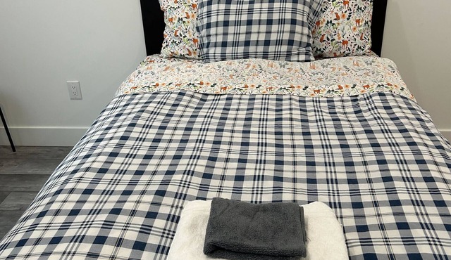 “Charming 2-Bedroom Space - Sleeps 5"