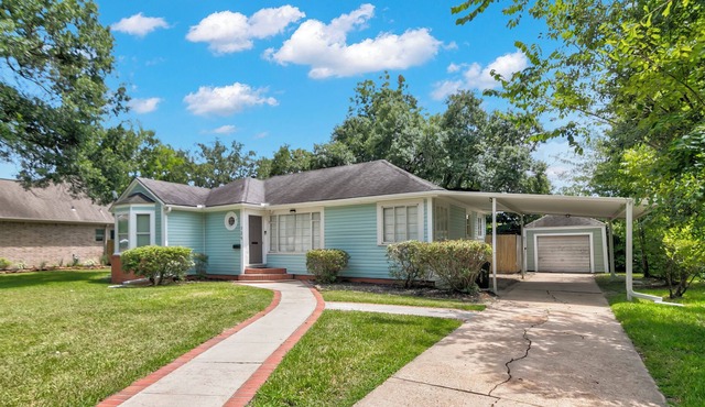 Charming 2 bedroom home in Port Neches