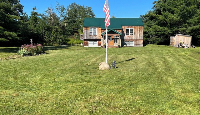 Charming 2-bedroom vacation home 17 minutes from Watkins Glen International