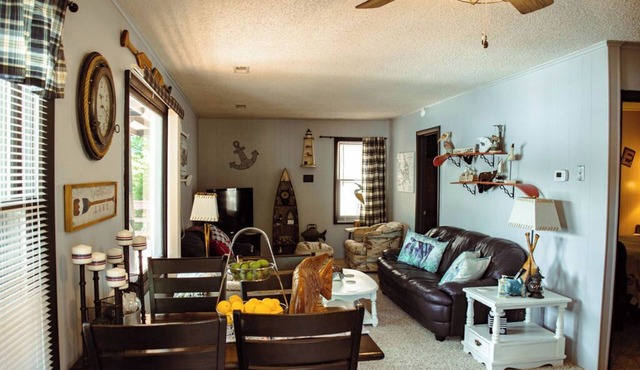Charming 2-bedroom lakefront house, dock with boat slip in Rocky Mount