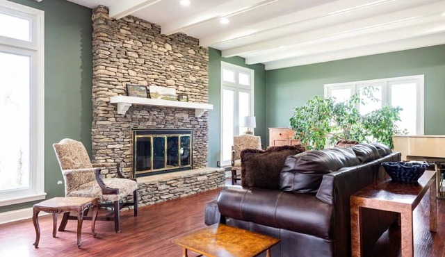 Charming 2-bedroom house in Simpsonville with AC