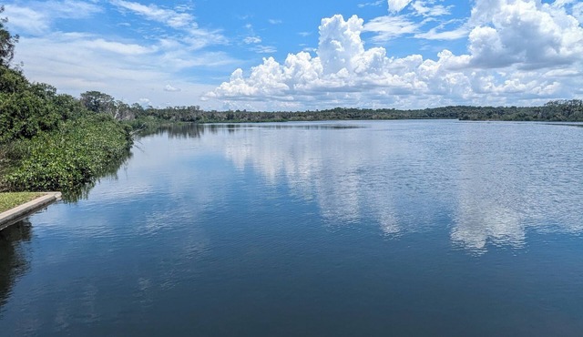 Charming 2-bedroom waterfront oasis in delightful Spring Hill