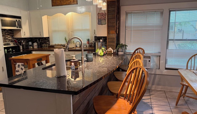 Charming 2-bedroom cottage 3 miles from Historic downtown Aiken!