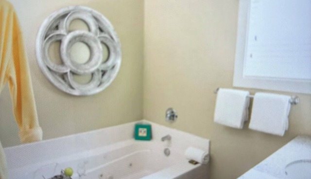 Charming 2-bedroom condo with fitness room, WiFi in Williamsburg
