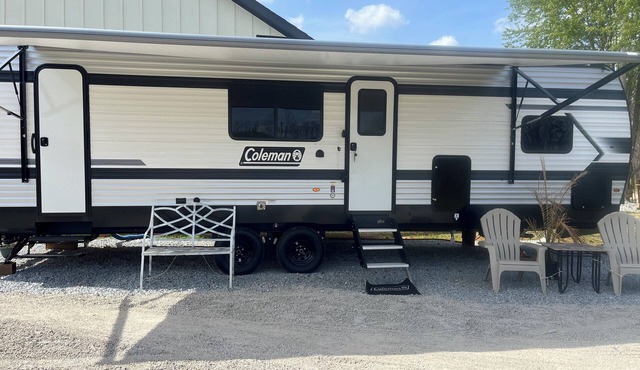 Charming 2-bedroom mobile home with WiFi, AC in Winterville close to UGA stadium