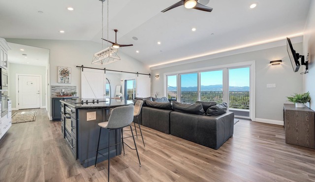 Charming 2-bedroom Villa w/The best view in Napa - Month long stays