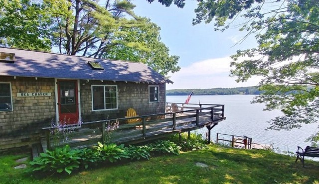 Charming 2 Bedroom Waterfront Cottage with Expansive Views of New Meadows