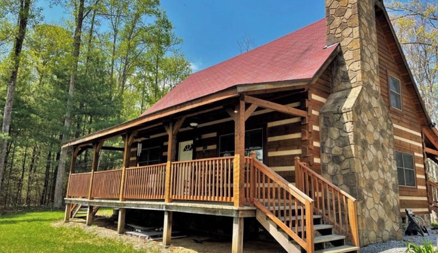 Charming 2 Bedroom with Loft Bedroom in the Beautiful Smokey Mountains!nn