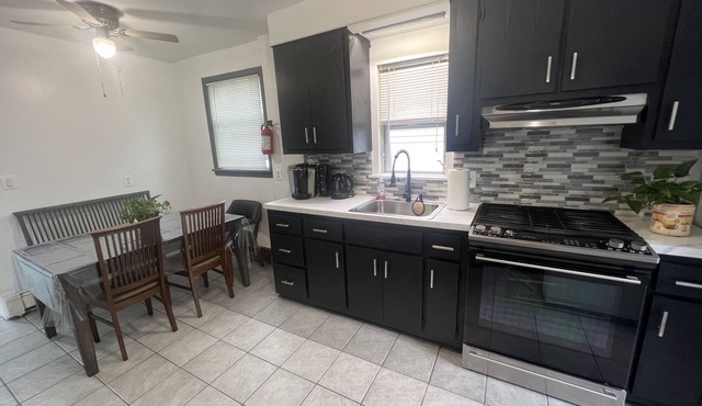 Charming 2 bedrooms apartment w/parking near NYC