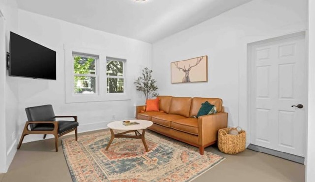 Charming 2-BR Cottage-Walk to Downtown & Lake Pend Oreille