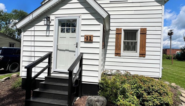 Charming 2 BR home - newly renovated