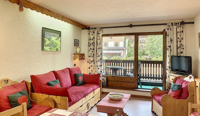 Charming 2-room apartment in Combloux center with balcony