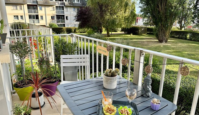 Charming 2-Room Apartment Near Cabourg Center with Balcony and Parking