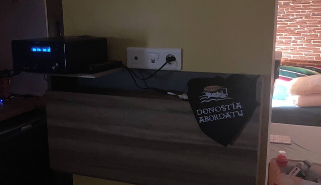 Charming 2-room apartment in Montmartre! All in color